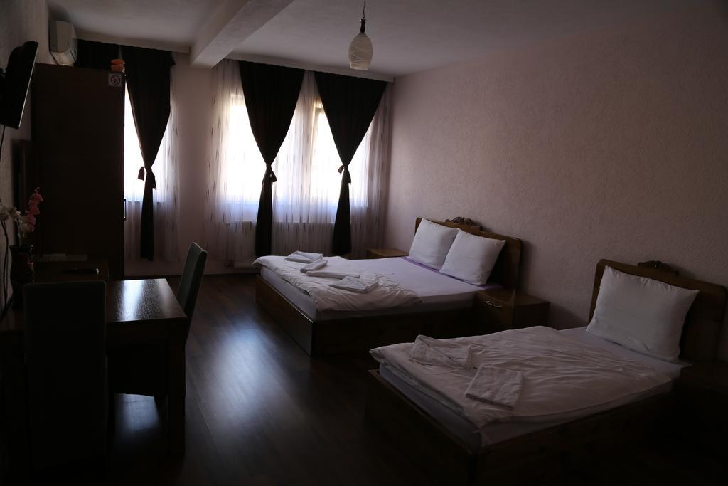 Hotel Antika Prizren Phòng bức ảnh